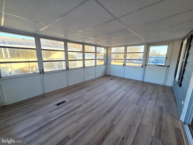 7 BARBARA LN, Barnegat, NJ 08005