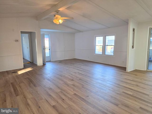 7 BARBARA LN, Barnegat, NJ 08005