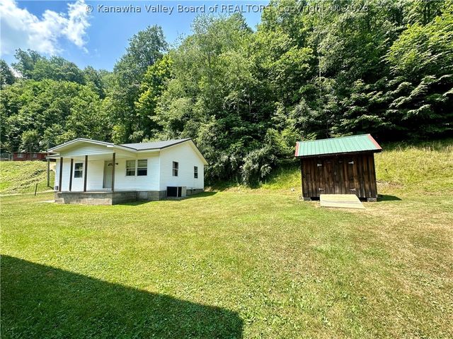 457 Harts Creek Road, Verdunville, WV 25649