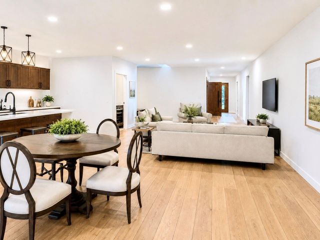 6671 Nielan Street, Houston, TX 77028