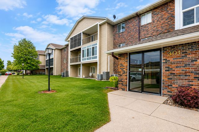 301 SE Delaware Avenue 302, Ankeny, IA 50021