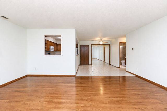 301 SE Delaware Avenue 302, Ankeny, IA 50021
