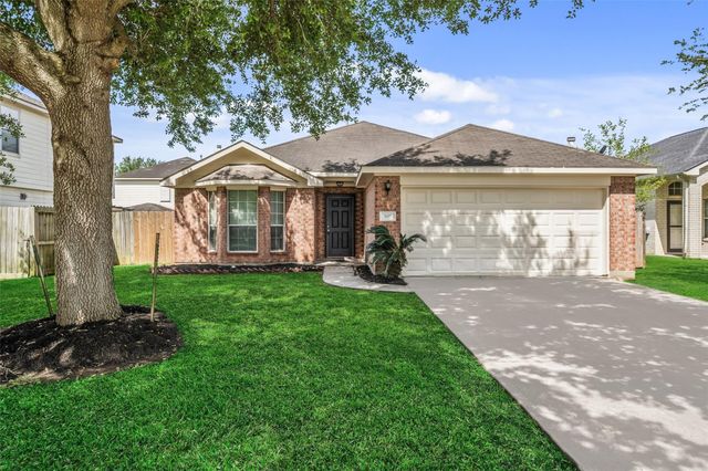 305 S Golden Oak Drive, Texas City, TX 77591