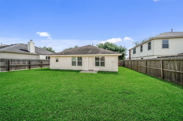 305 S Golden Oak Drive, Texas City, TX 77591