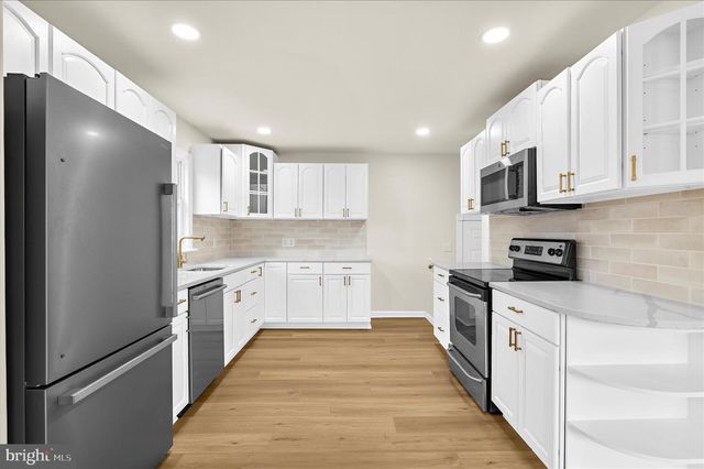 7831 OVERHILL RD, Glen Burnie, MD 21060