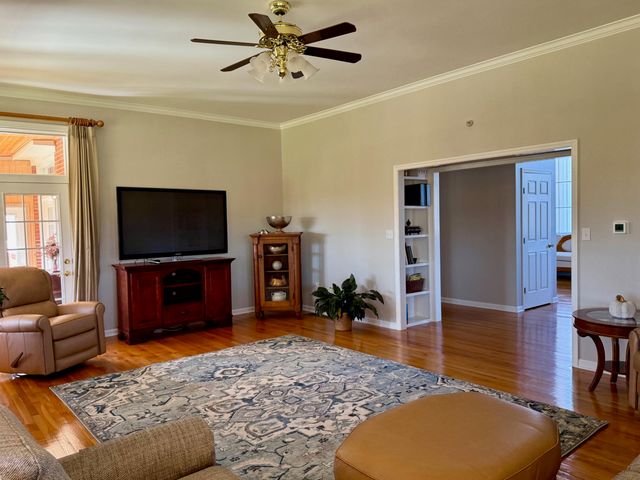 1235 Long Branch Road, Beattyville, KY 41311