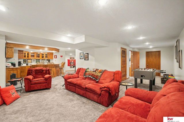 10612 Monroe Street, Omaha, NE 68127