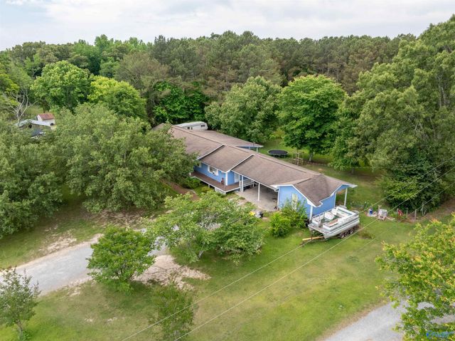 150 Berry Road, Somerville, AL 35670
