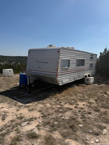 1213 Sd 42200, Rocksprings, TX 78880