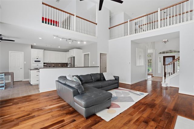 2803 Pinebend Drive, Pearland, TX 77584