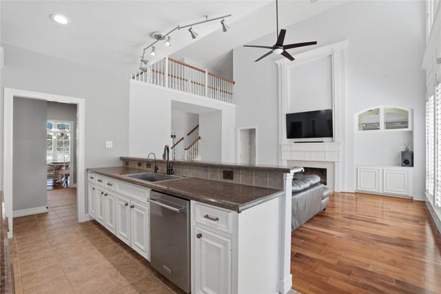 2803 Pinebend Drive, Pearland, TX 77584