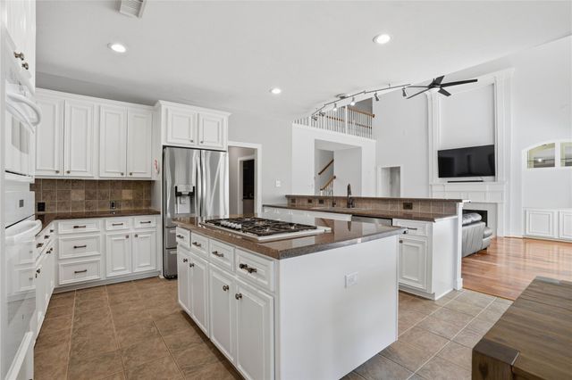 2803 Pinebend Drive, Pearland, TX 77584