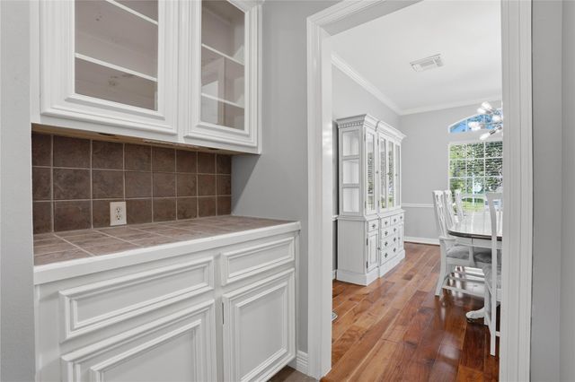 2803 Pinebend Drive, Pearland, TX 77584