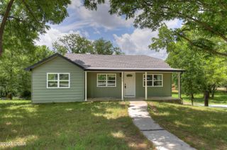 1028 Woodland Avenue, Joplin, MO 64801