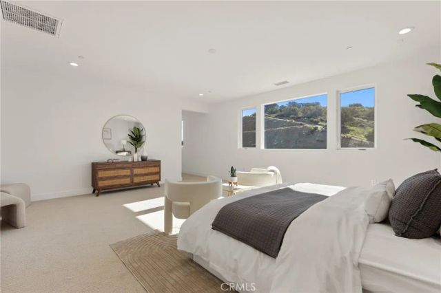 9530 N Andora Avenue, Chatsworth, CA 91311