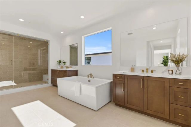 9530 N Andora Avenue, Chatsworth, CA 91311