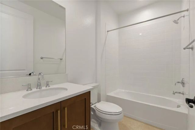 9530 N Andora Avenue, Chatsworth, CA 91311