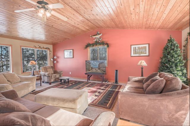 4650 Lakeview Drive, Cushing, MN 56443