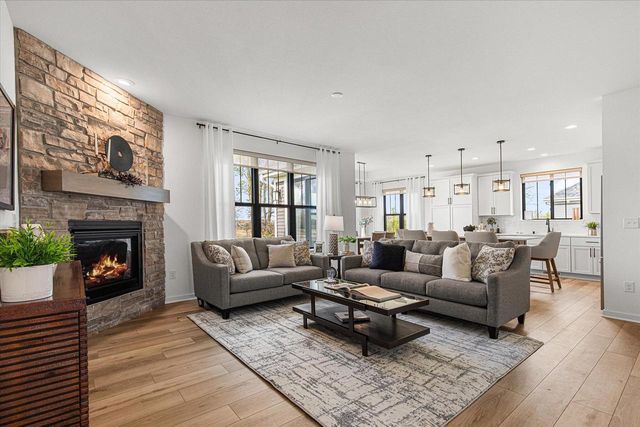 W251N2367 Valleyview CIRCLE, Pewaukee, WI 53072