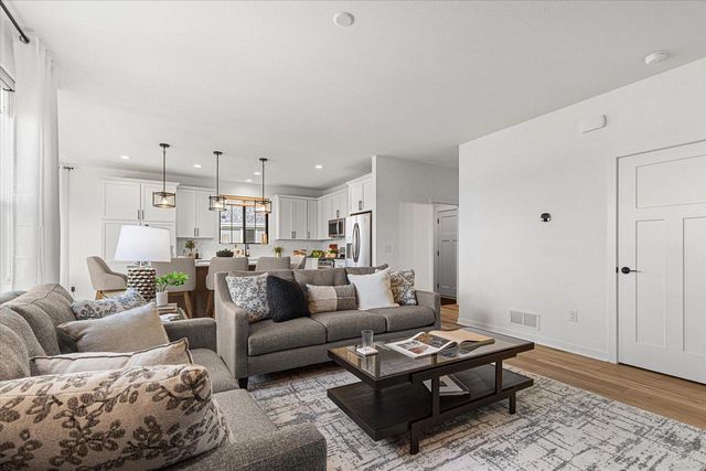 W251N2367 Valleyview CIRCLE, Pewaukee, WI 53072