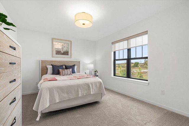 W251N2367 Valleyview CIRCLE, Pewaukee, WI 53072