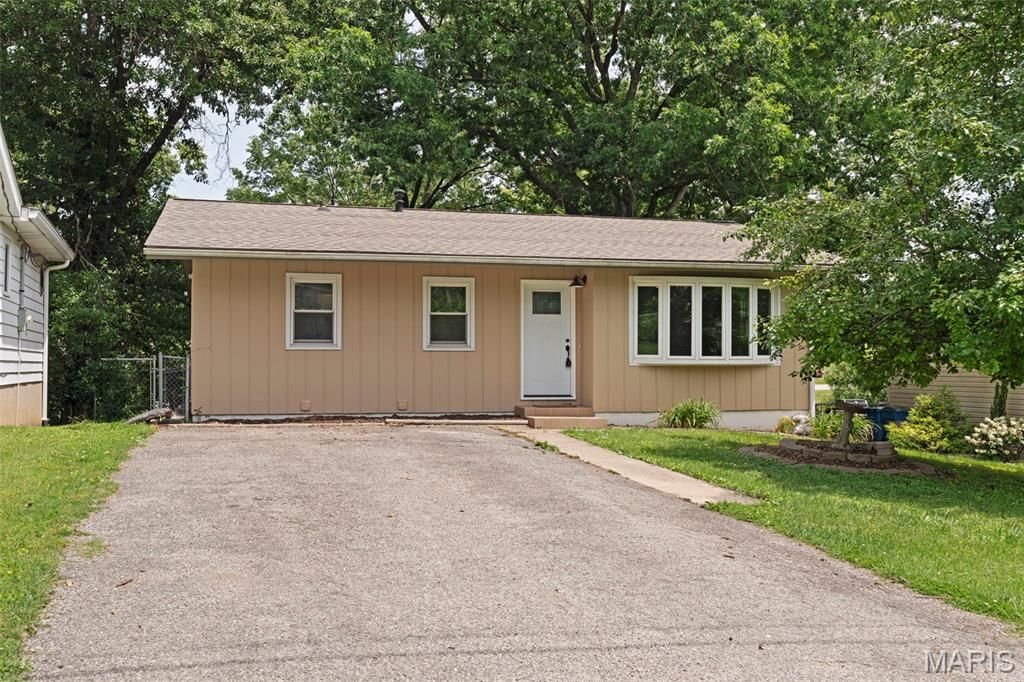 1392 Alice Street, Collinsville, IL 62234