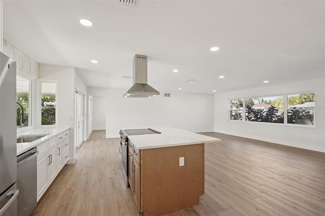 6735 KEYSTONE DRIVE, Sarasota, FL 34231