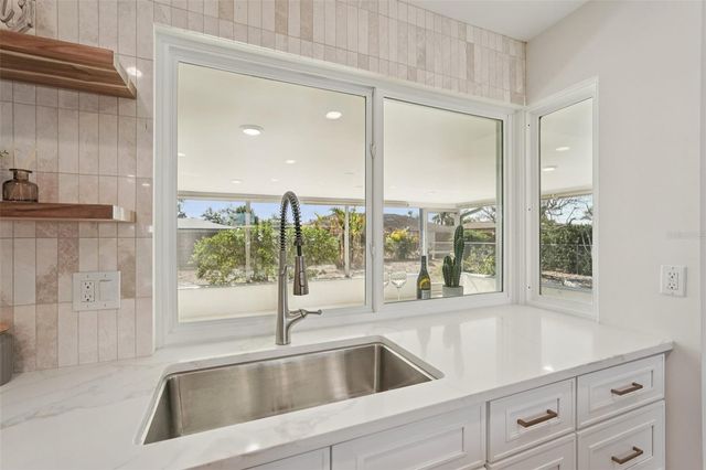 6735 KEYSTONE DRIVE, Sarasota, FL 34231