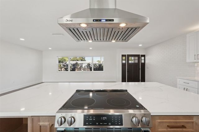 6735 KEYSTONE DRIVE, Sarasota, FL 34231