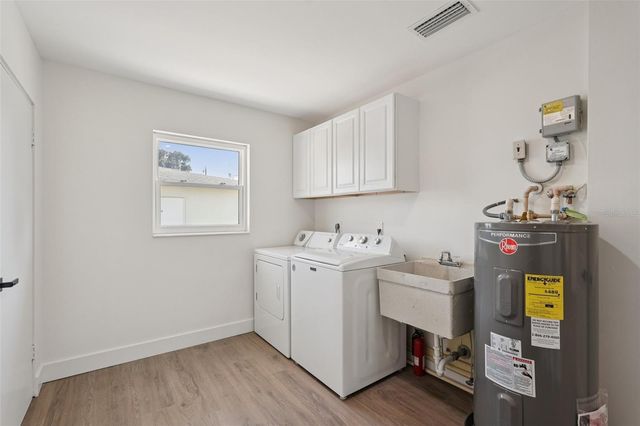 6735 KEYSTONE DRIVE, Sarasota, FL 34231