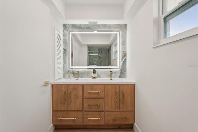 6735 KEYSTONE DRIVE, Sarasota, FL 34231