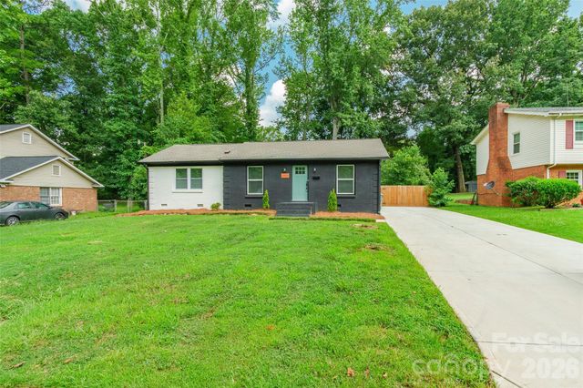 6557 Covecreek Drive, Charlotte, NC 28215