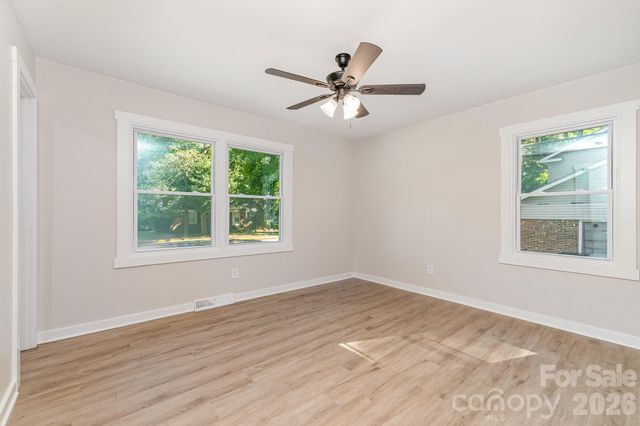 6557 Covecreek Drive, Charlotte, NC 28215