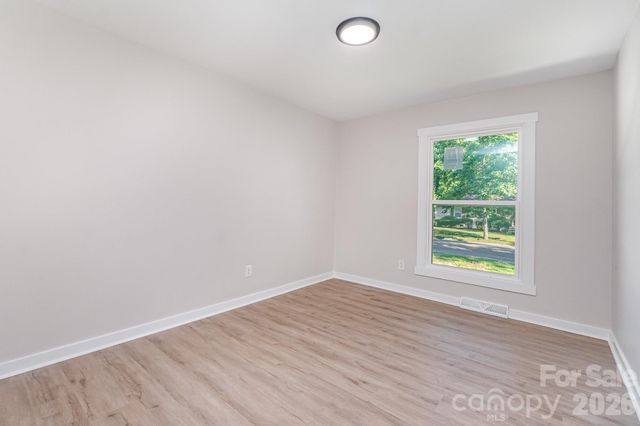 6557 Covecreek Drive, Charlotte, NC 28215