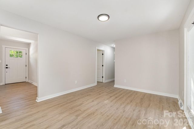 6557 Covecreek Drive, Charlotte, NC 28215