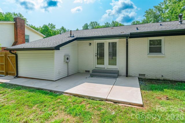 6557 Covecreek Drive, Charlotte, NC 28215