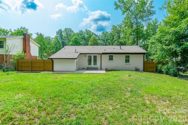 6557 Covecreek Drive, Charlotte, NC 28215
