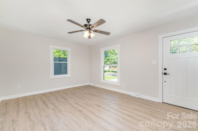 6557 Covecreek Drive, Charlotte, NC 28215