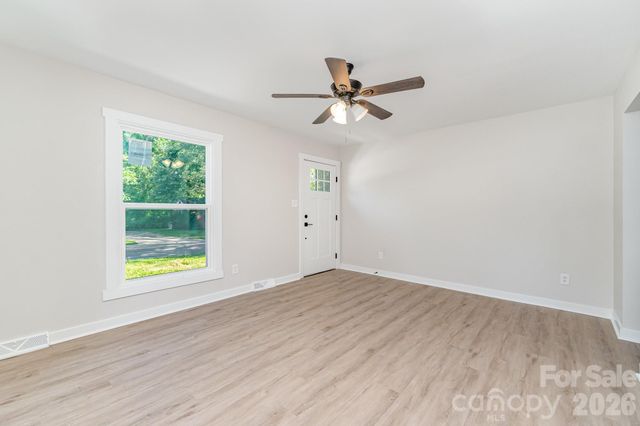 6557 Covecreek Drive, Charlotte, NC 28215
