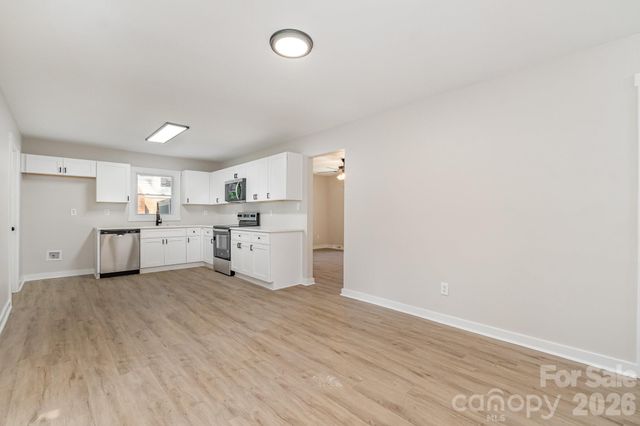 6557 Covecreek Drive, Charlotte, NC 28215