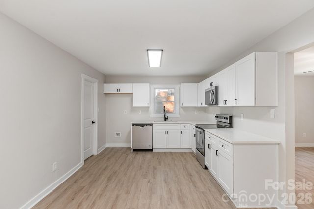 6557 Covecreek Drive, Charlotte, NC 28215