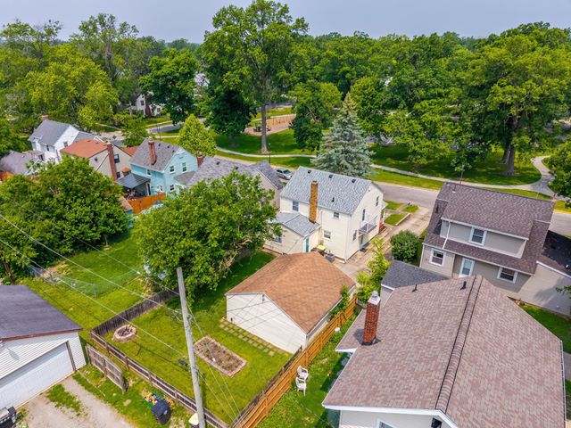 2222 Lawndale Drive, Fort Wayne, IN 46805