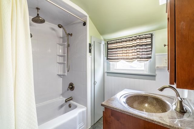 2222 Lawndale Drive, Fort Wayne, IN 46805