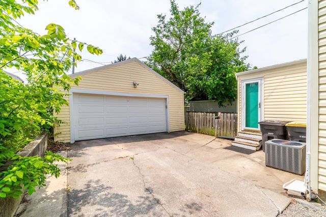 2222 Lawndale Drive, Fort Wayne, IN 46805