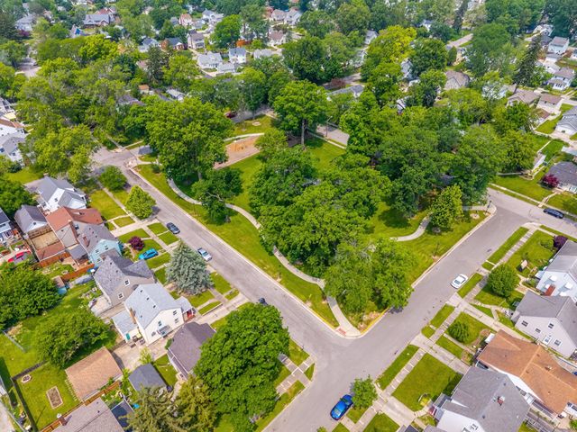 2222 Lawndale Drive, Fort Wayne, IN 46805