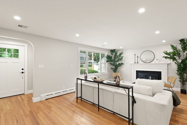 46 Bruce Rd, Norwood, MA 02062