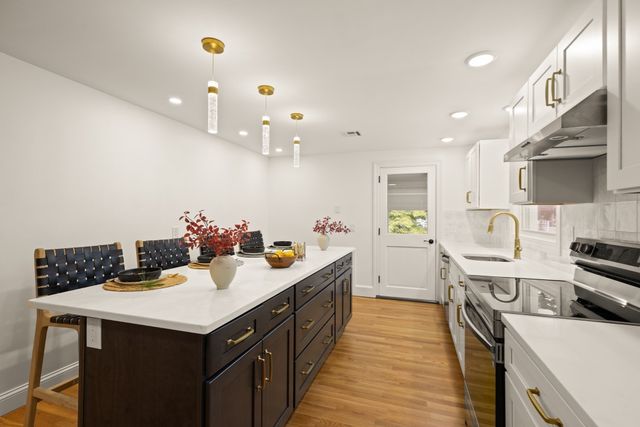 46 Bruce Rd, Norwood, MA 02062