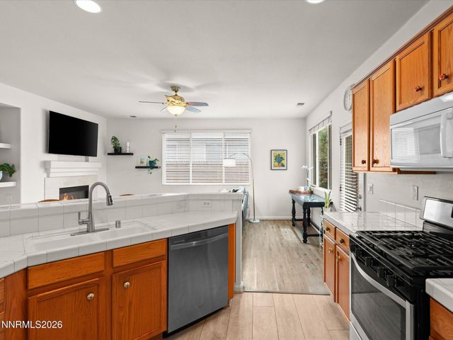 10465 Summershade Lane, Reno, NV 89521