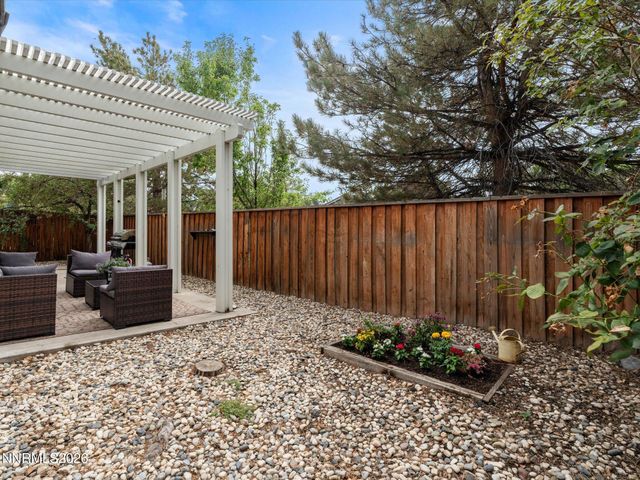 10465 Summershade Lane, Reno, NV 89521