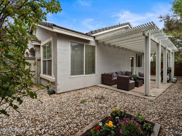 10465 Summershade Lane, Reno, NV 89521